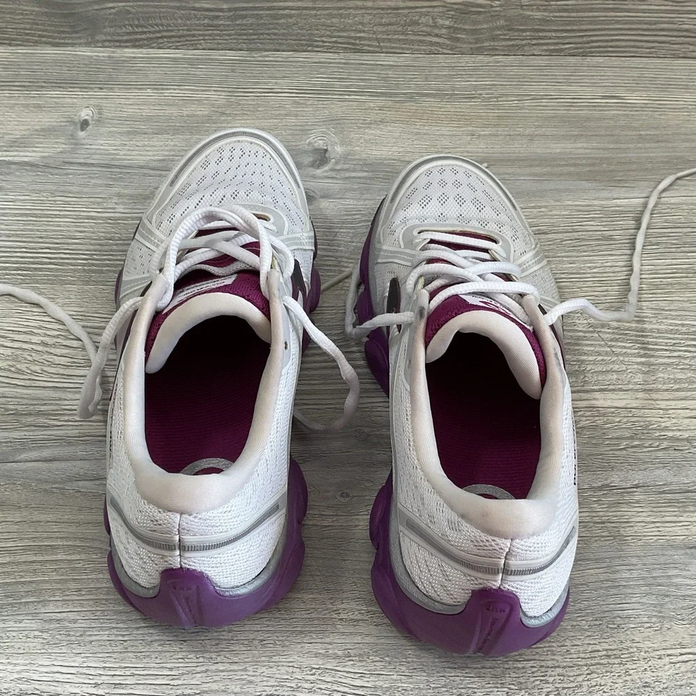 BROOKS Pure flow 7 DNA Cup Women's Size 10.5 B running athletic sneakers shoes